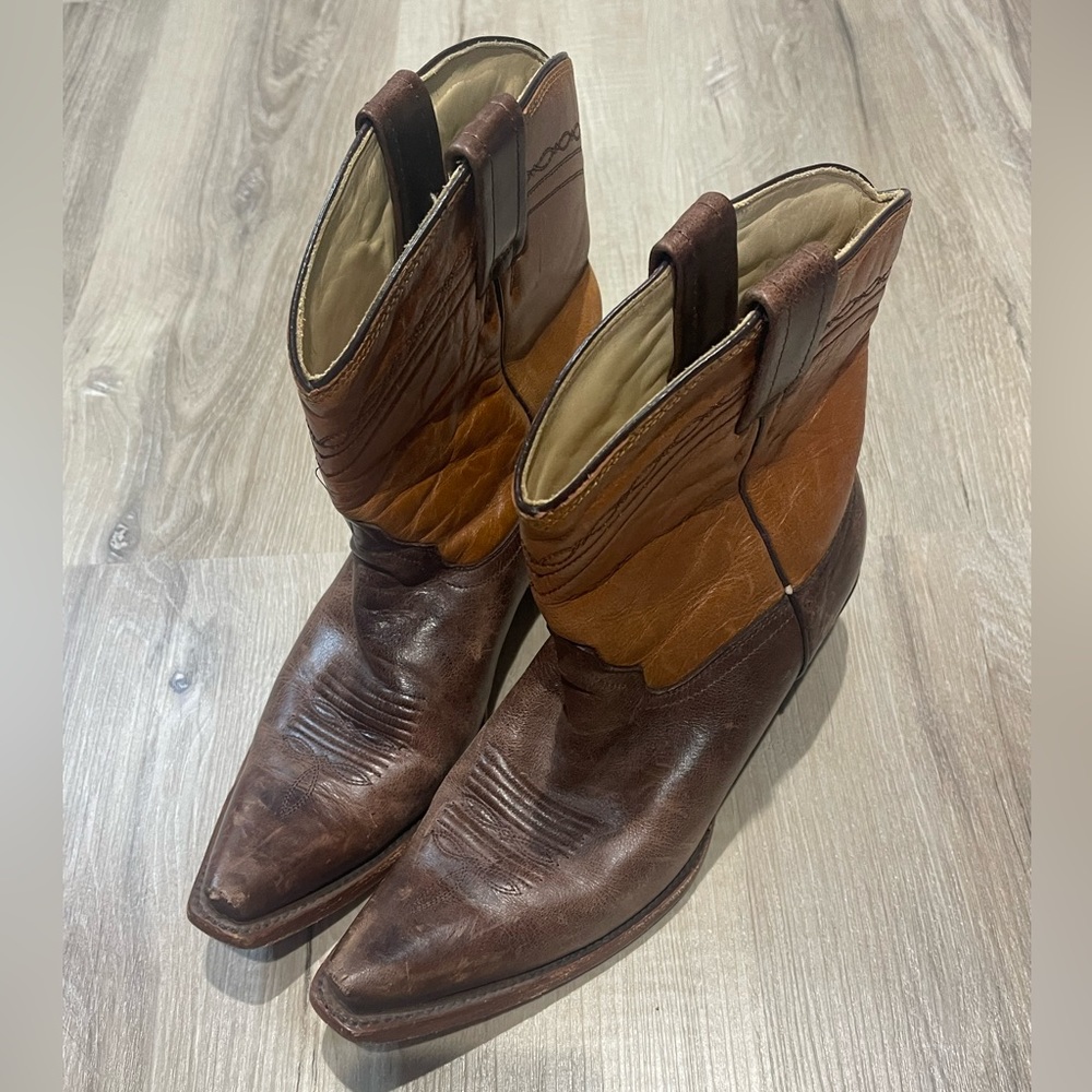 Corral short cowgirl boots size 10
